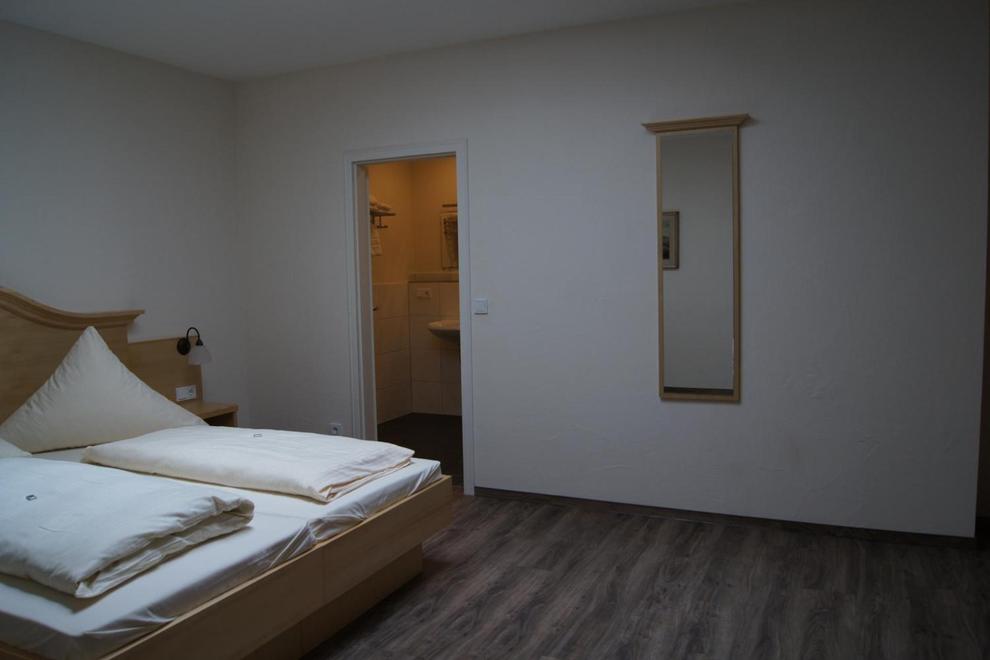 Gasthof Schönau Heilsbronn Zimmer foto